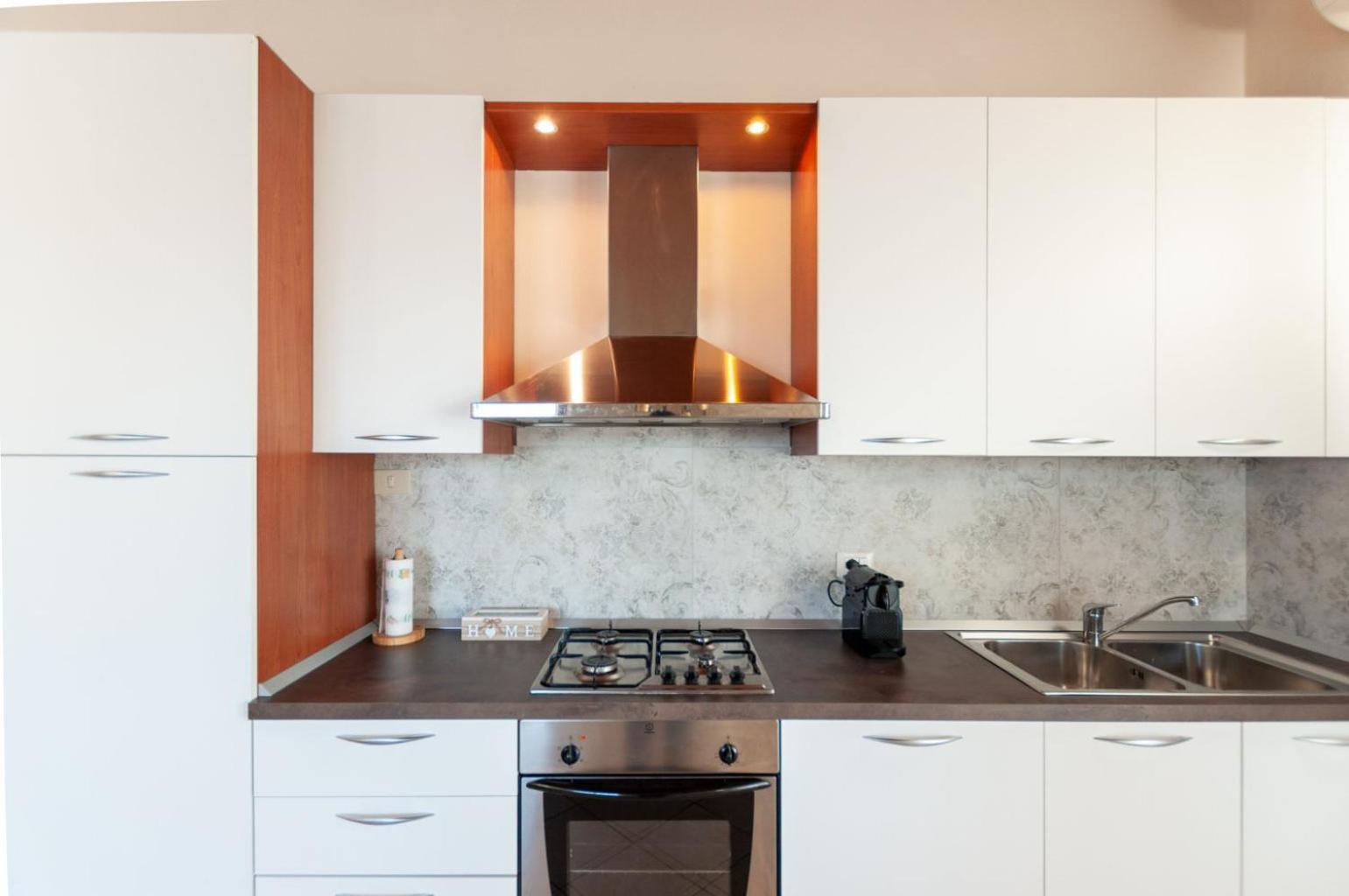 Dora'S Apartment Desenzano del Garda Kültér fotó